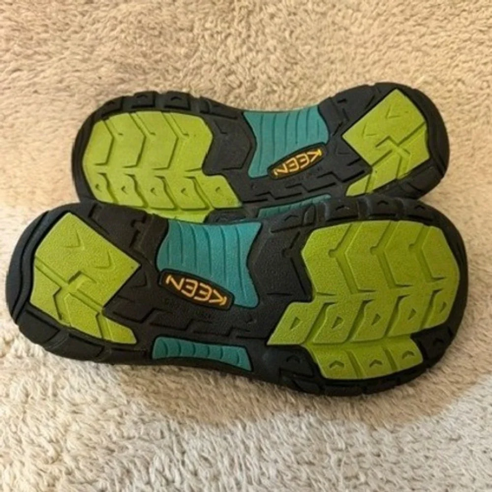 KEEN Newport H2 Sandals Shoes Kids Boys Size 6Y Blue Waterproof Outdoor EUC